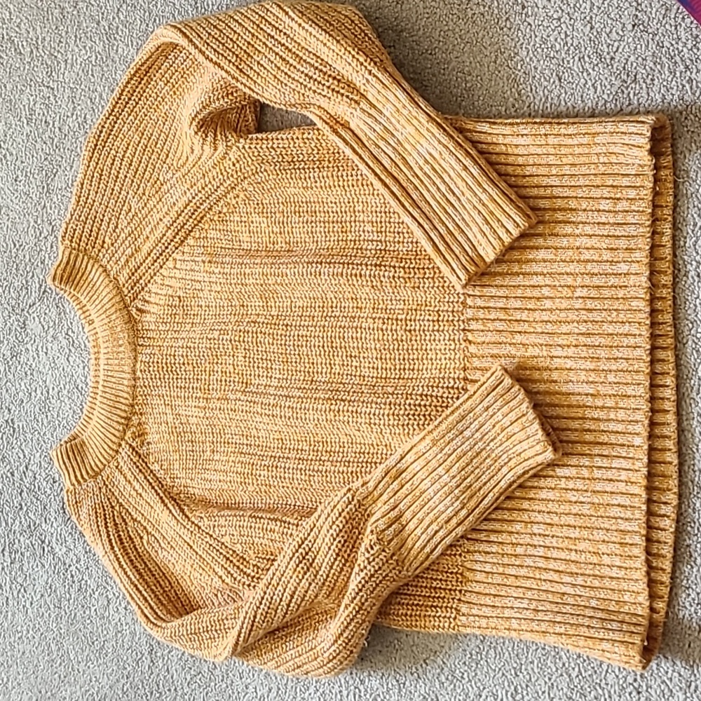 Universal thread sweater